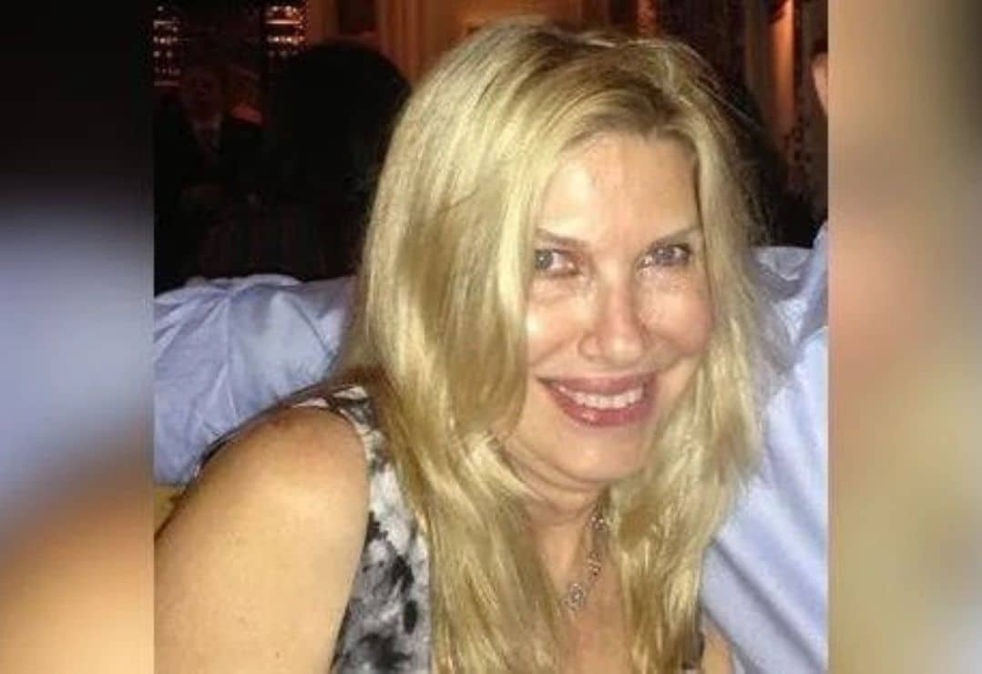 Susan Dee Robbins Bio